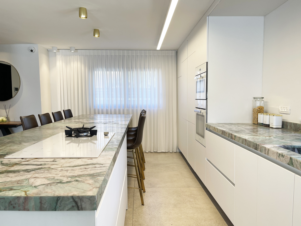 משטח שיש טבעי קוורציט, שיש ירוק לסביבה, שיש עמיד לכתמים, שיש עמיד לשריטות, שיש טבעי